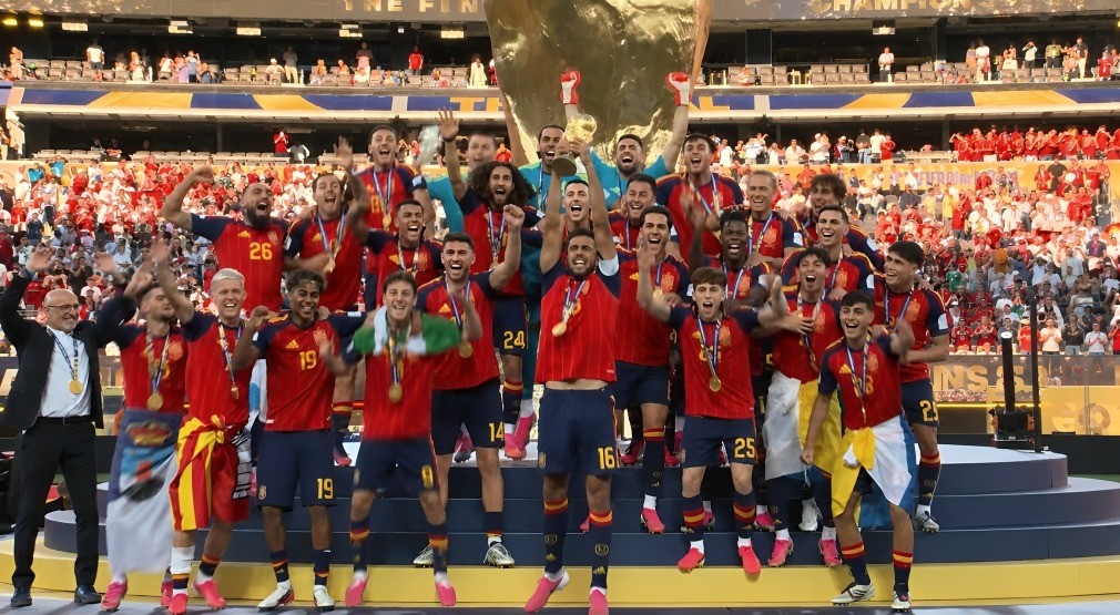 ワールドカップ優勝を喜ぶスペイン代表