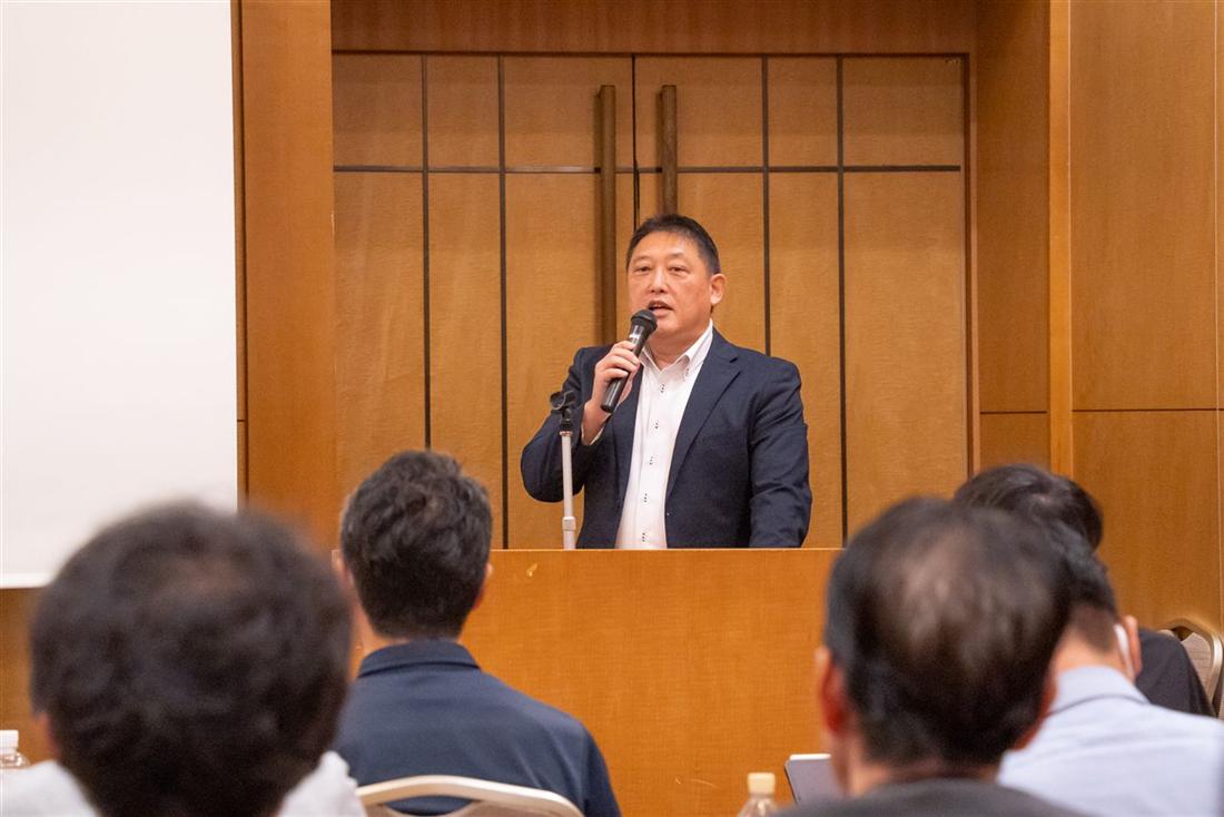 従業員による質疑応答