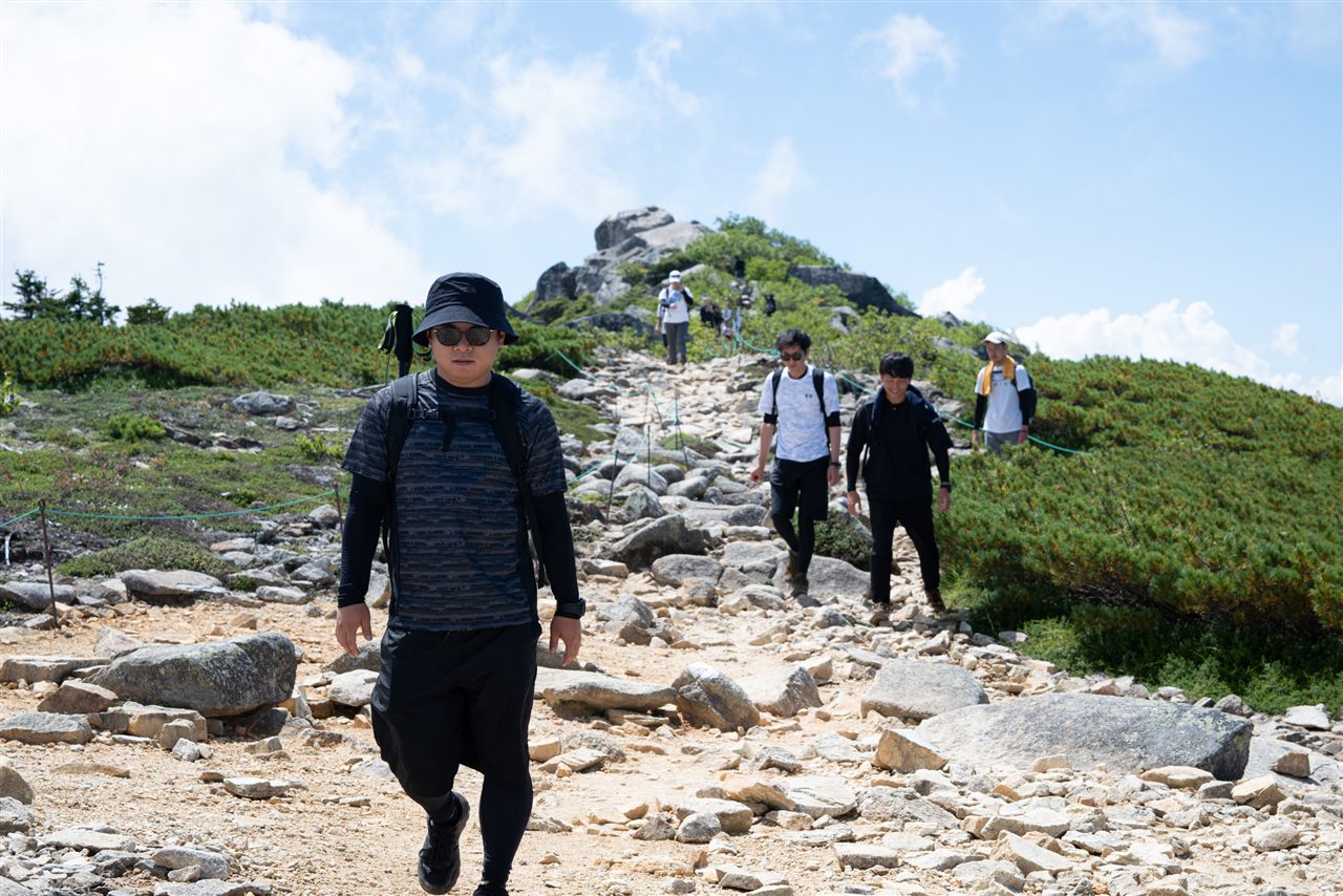 下山開始。